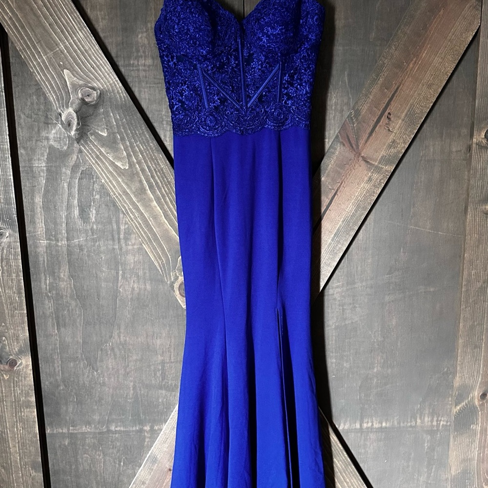 Elegant Blue Lace Gown